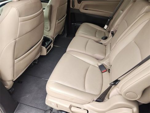 Certified 2022 Honda Odyssey Touring image 12