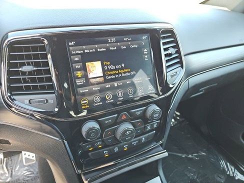 Used 2020 Jeep Grand Cherokee Limited X image 23