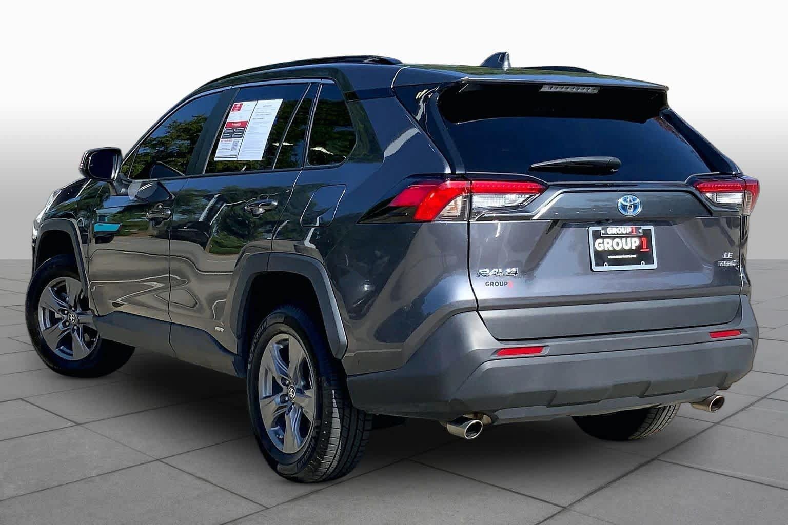 Used 2024 Toyota RAV4 LE AWD/4WD image 12