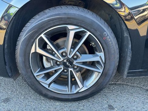 Used 2023 Kia Forte LXS w/ LXS Technology Package image 14