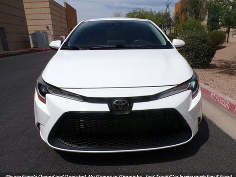 Used 2020 Toyota Corolla LE w/ Carpet Mat Package (TMS) image 2