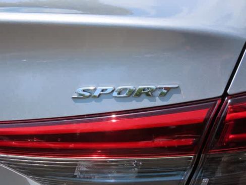 Used 2023 Honda Civic Sport image 8