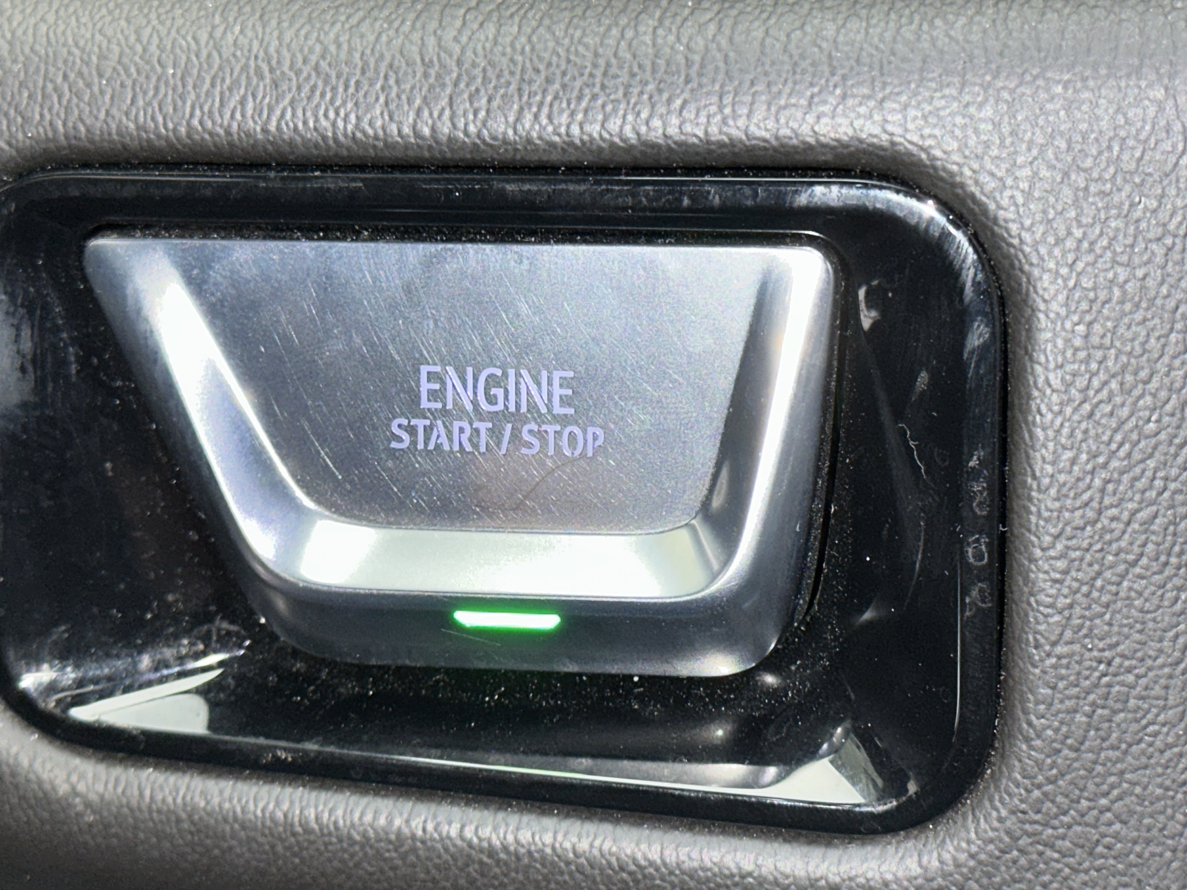 Used 2025 GMC Yukon XL Denali AWD/4WD image 35