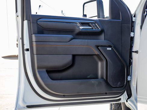 Used 2025 GMC Sierra 2500 AT4 w/ Technology Package image 33