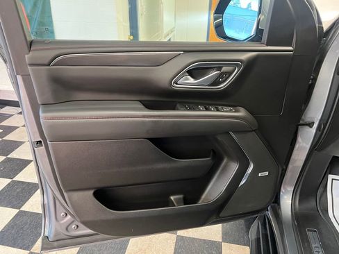 Used 2022 Chevrolet Tahoe RST w/ Luxury Package image 36