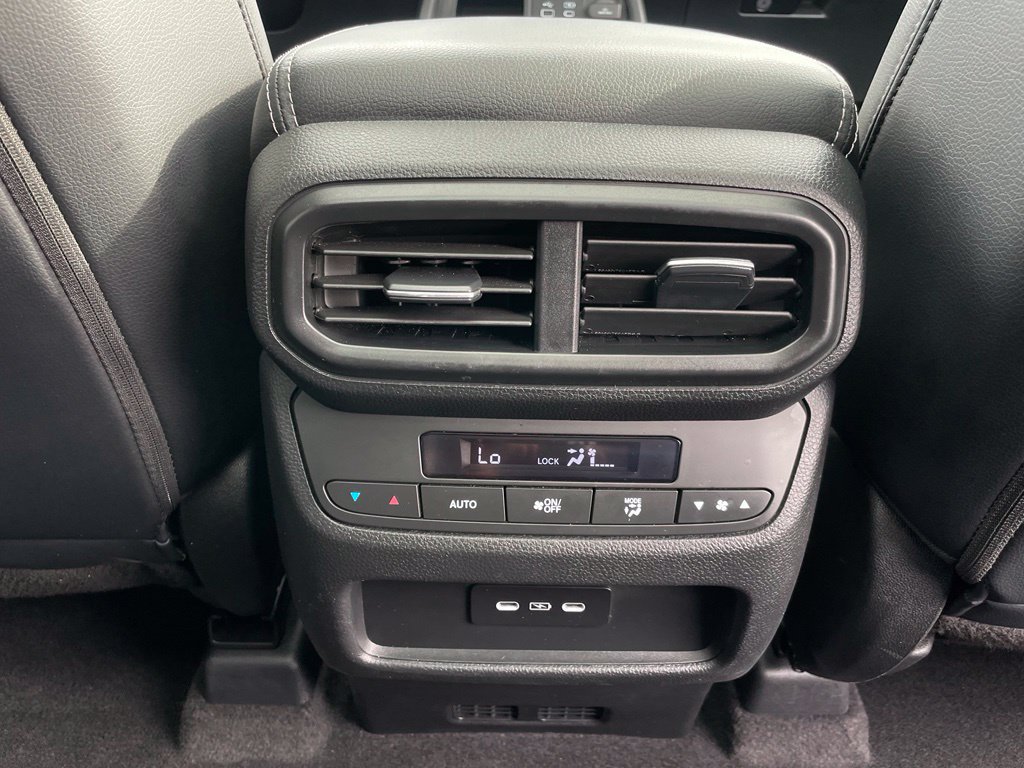 Certified 2025 Honda Pilot Touring image 39