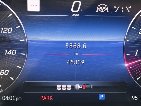 Used 2023 Mercedes-Benz GLC 300 4MATIC w/ Pinnacle Trim Package image 31