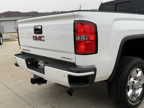 Used 2016 GMC Sierra 2500 Denali w/ Suspension Package, Off-Road image 17
