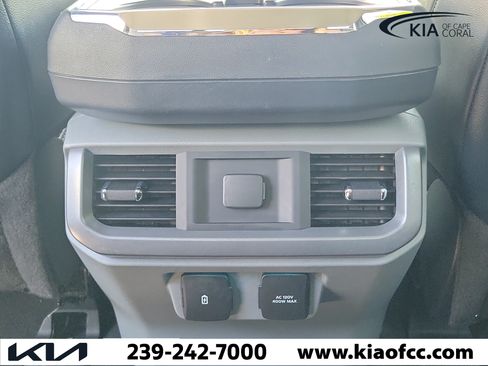 Used 2023 Ford F150 Lariat AWD/4WD image 16