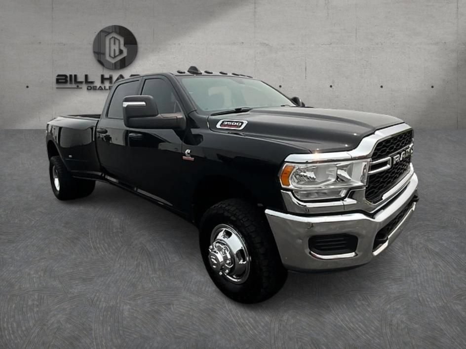 Used 2024 RAM 3500 Tradesman w/ Chrome Appearance Group AWD/4WD image 3