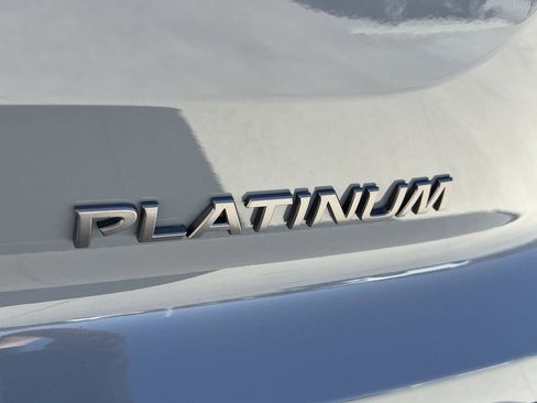 New 2026 Nissan Pathfinder Platinum FWD image 6