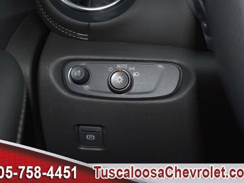 Used 2025 Chevrolet Blazer LT image 38