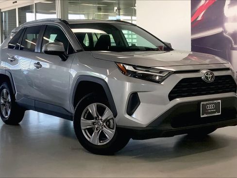 Used 2022 Toyota RAV4 XLE image 20