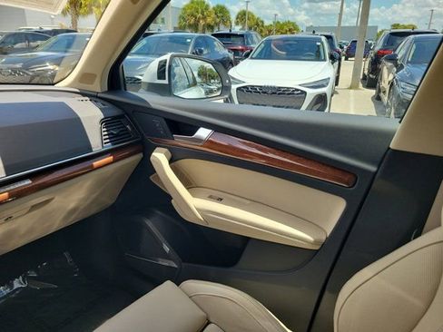 Used 2023 Audi Q5 2.0T Premium Plus w/ Premium Plus Package AWD/4WD image 13