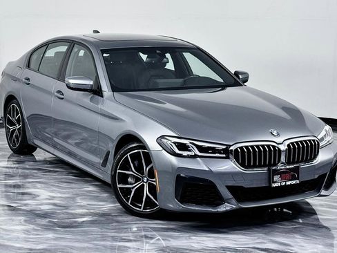 Used 2023 BMW 540i xDrive w/ M Sport Package image 3