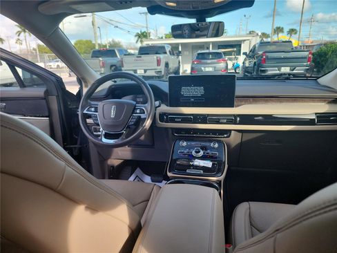 Used 2022 Lincoln Nautilus Reserve image 23