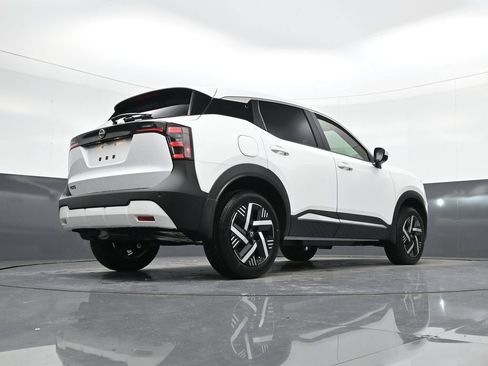 Used 2025 Nissan Kicks SV FWD image 29