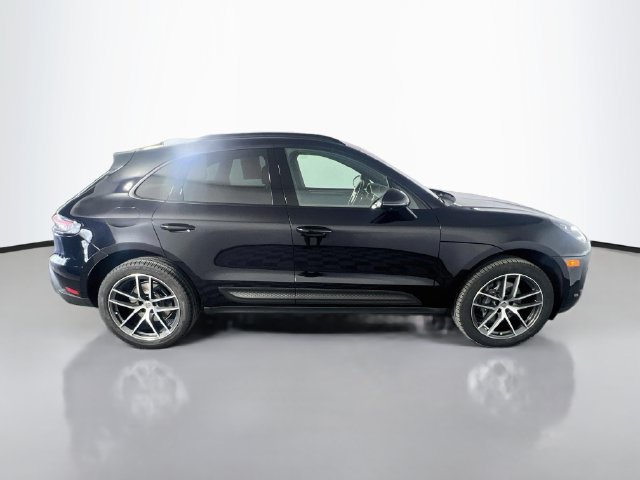 Used 2024 Porsche Macan AWD/4WD image 9