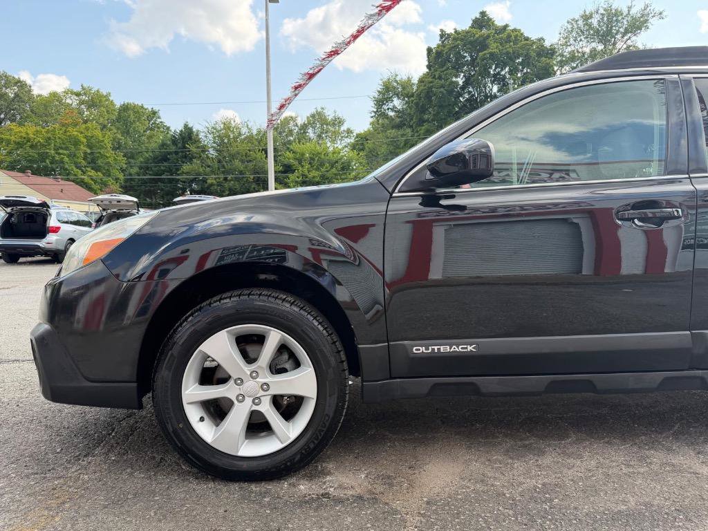 Used 2013 Subaru Outback 2.5i Premium AWD/4WD image 9