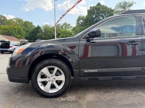Used 2013 Subaru Outback 2.5i Premium AWD/4WD image 9