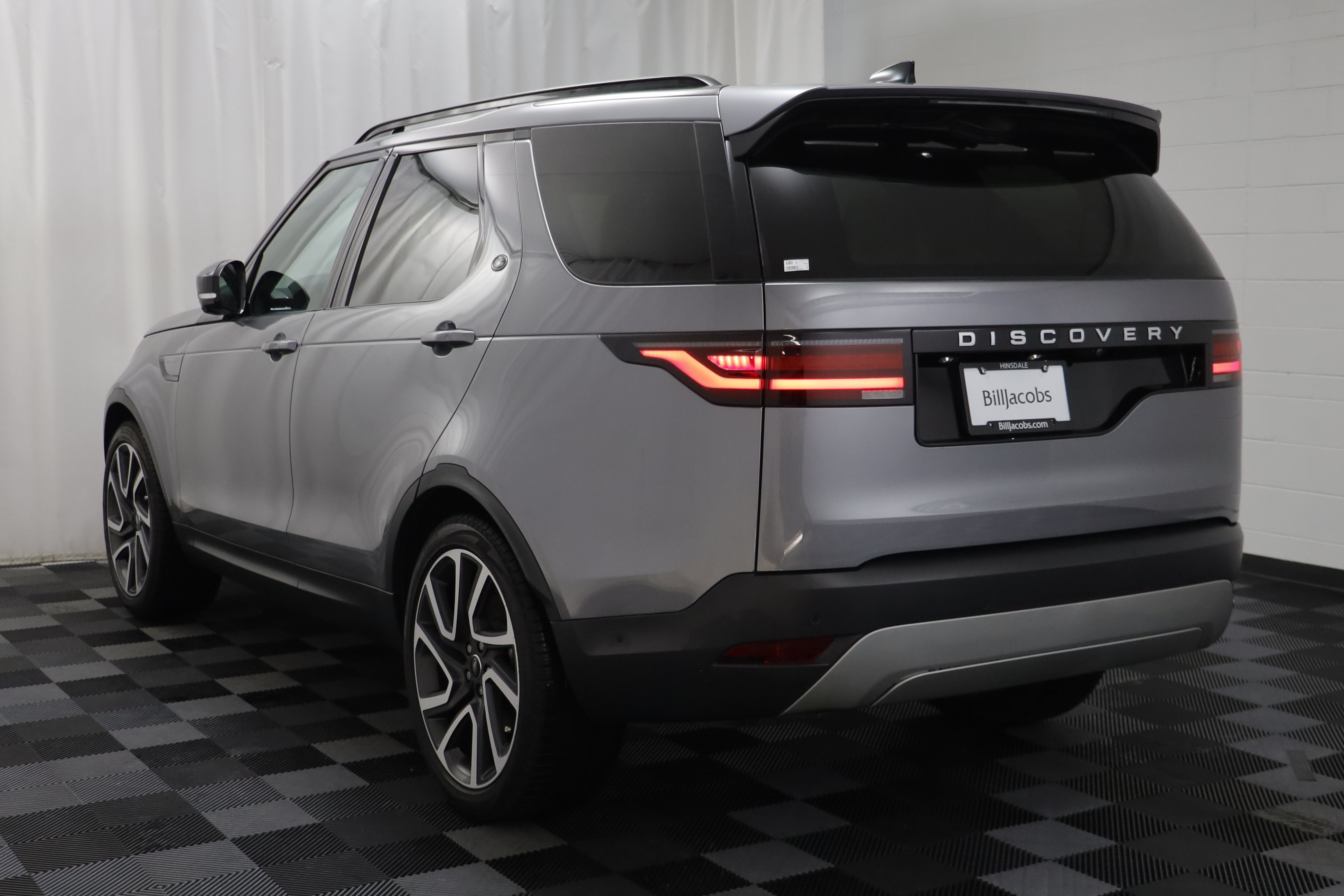 Used 2025 Land Rover Discovery S AWD/4WD image 15