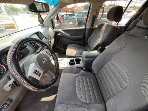 Used 2008 Nissan Pathfinder SE w/ Premium Pkg image 10