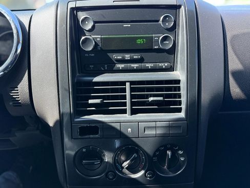 Used 2009 Ford Explorer XLT RWD image 25