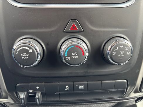 Used 2018 RAM 2500 SLT image 34