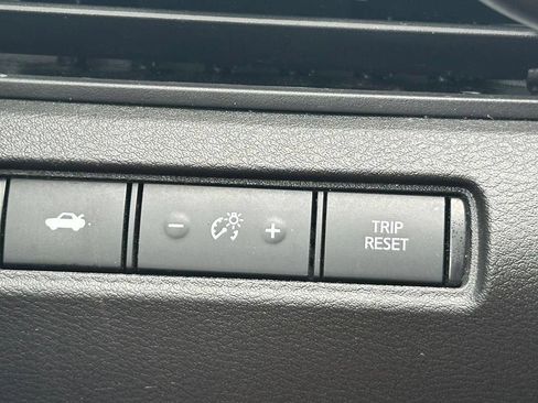 Used 2024 Nissan Altima 2.5 SR FWD image 14