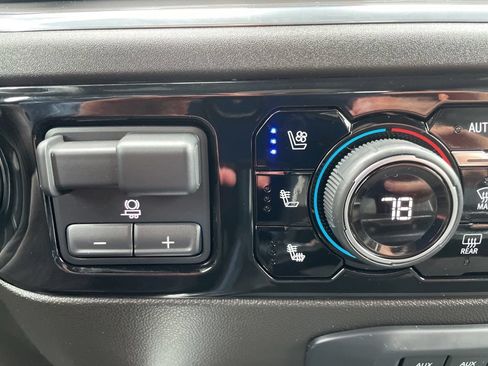 Certified 2025 Chevrolet Silverado 2500 High Country w/ Technology Package AWD/4WD image 27