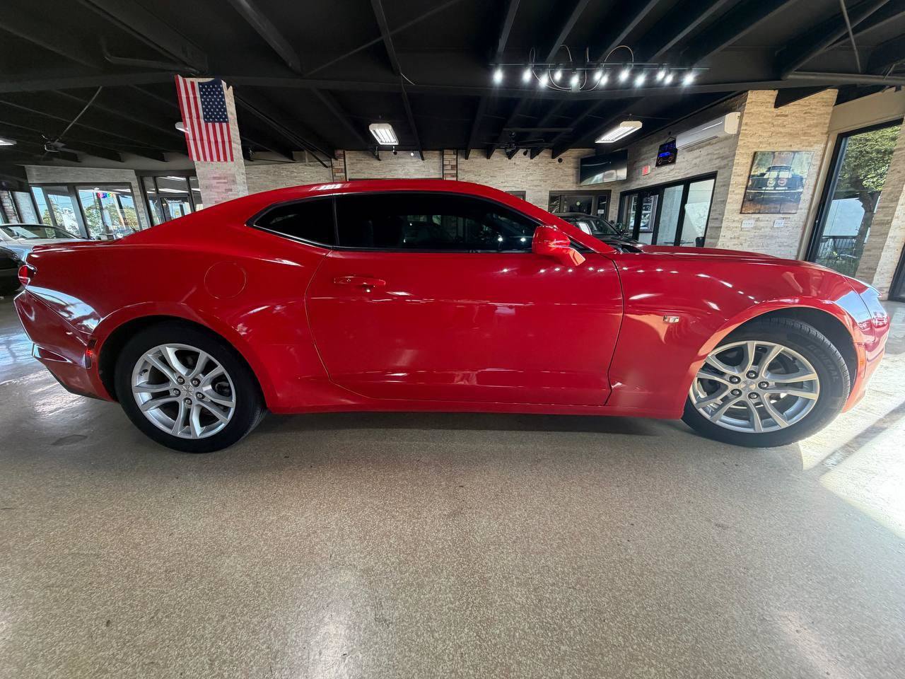 Used 2020 Chevrolet Camaro LS RWD image 7