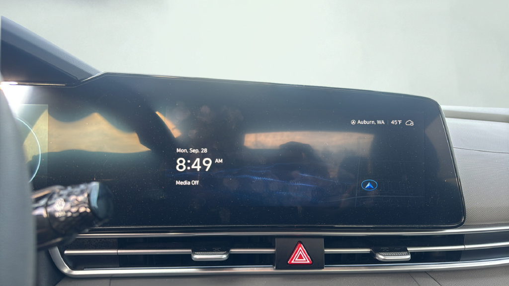 Used 2024 Hyundai Elantra SEL FWD image 17