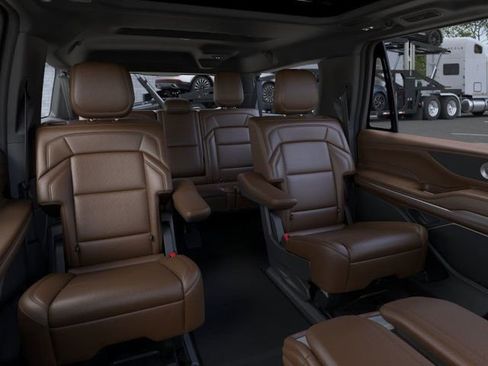 New 2026 Lincoln Navigator L Reserve AWD/4WD image 11
