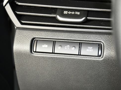 Used 2024 Nissan Altima 2.5 SV image 34