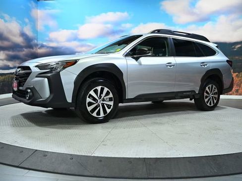 Used 2025 Subaru Outback Premium w/ Popular Package #1A image 4