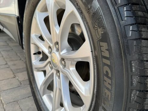Used 2020 Chevrolet Equinox LS w/ LS Convenience Package FWD image 16