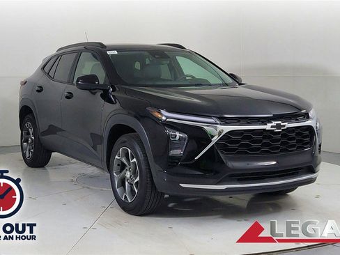 Used 2024 Chevrolet Trax LT image 1