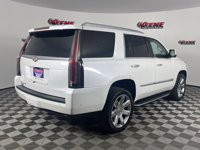 Used 2018 Cadillac Escalade Luxury AWD/4WD image 3