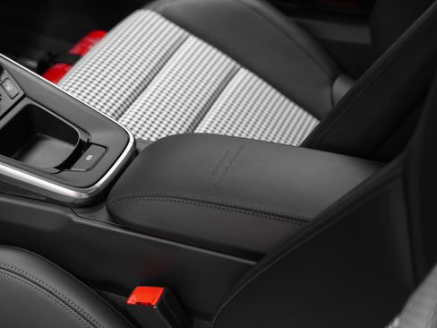 Certified 2024 Porsche 911 Carrera S RWD image 48