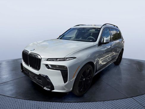 Used 2026 BMW X7 xDrive40i w/ Executive Package AWD/4WD image 2