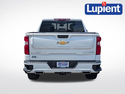 Used 2022 Chevrolet Silverado 1500 High Country w/ High Country Premium Package AWD/4WD image 5