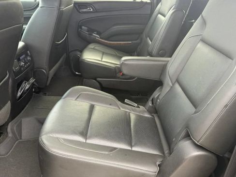 Used 2018 Chevrolet Suburban Premier RWD image 15