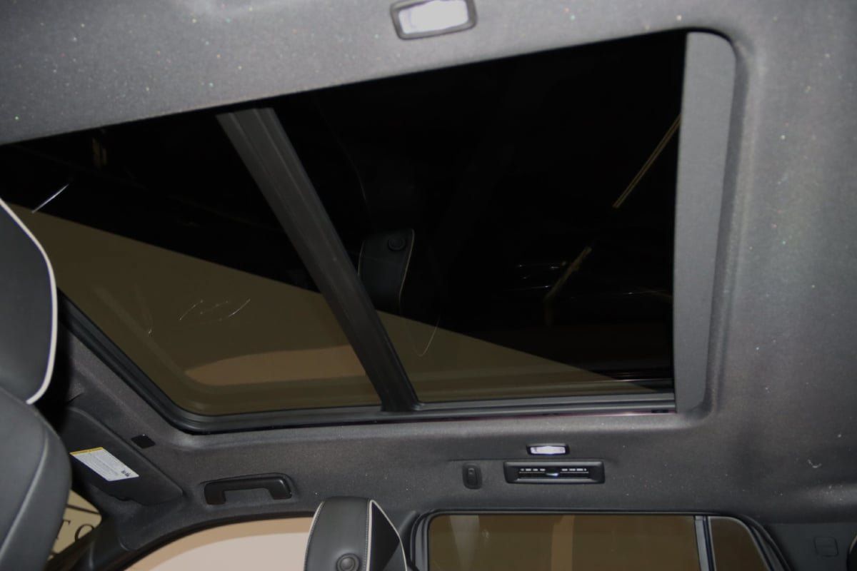 Used 2023 Chevrolet Tahoe Premier AWD/4WD image 16