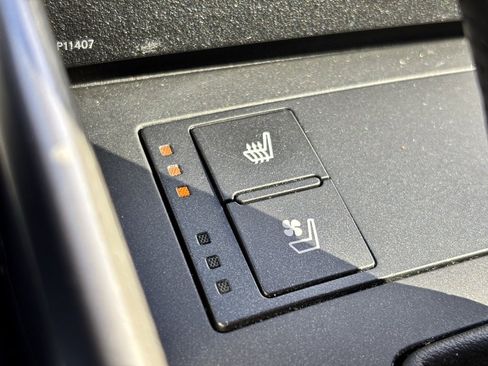 Used 2017 Lexus IS 200t image 25