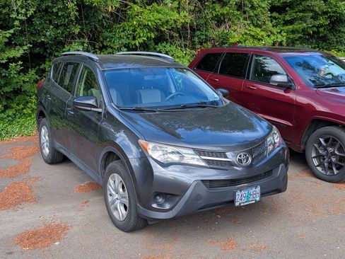 Used 2014 Toyota RAV4 LE AWD/4WD image 11