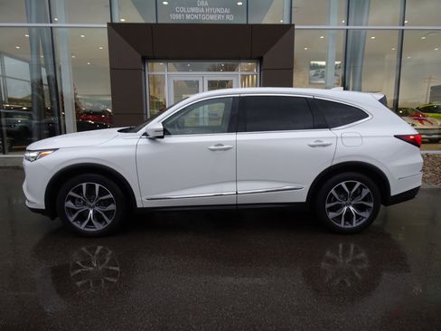 Used 2022 Acura MDX SH-AWD w/ Technology Package image 2