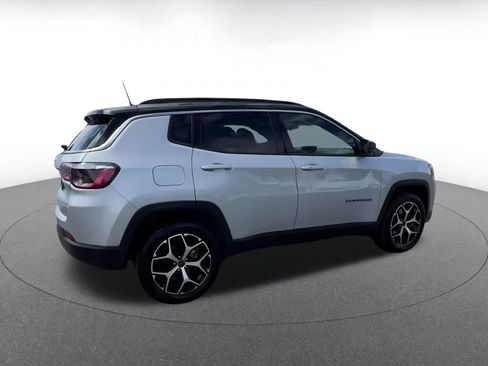 Used 2025 Jeep Compass Limited image 14