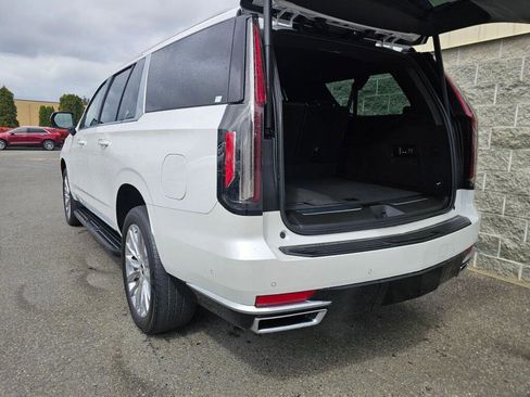 Certified 2023 Cadillac Escalade ESV Premium Luxury AWD/4WD image 7