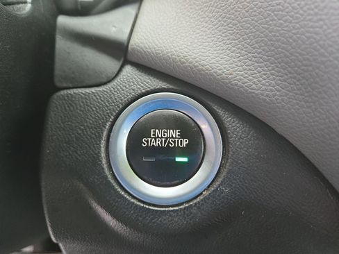 Used 2020 Chevrolet Equinox LS image 20