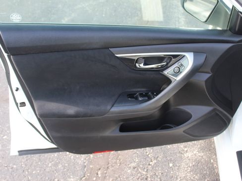 Used 2014 Nissan Altima 2.5 S FWD image 19